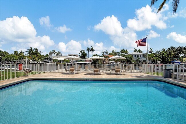 Building Photo - 1731 SE 15th St