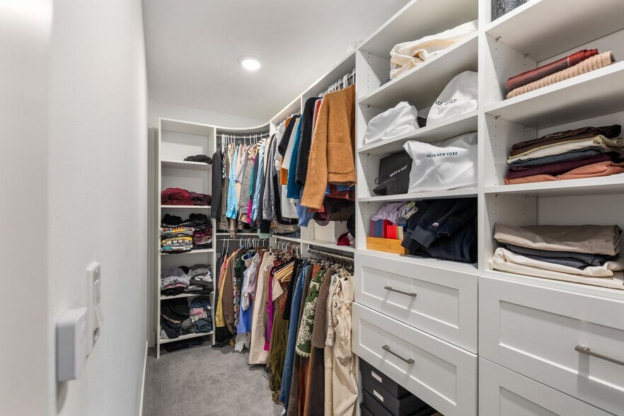 Building Photo - 4726 S Juneau St