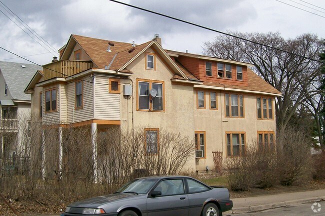 Building Photo - 3048 12th Ave S