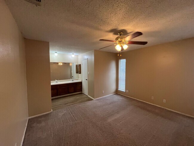 Building Photo - 7026 Silver Canyon