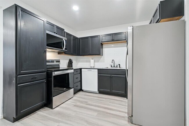 Building Photo - 1200 NE 17th St