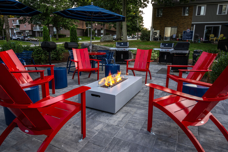 Outdoor Lounge Area - Halstead Milford Green