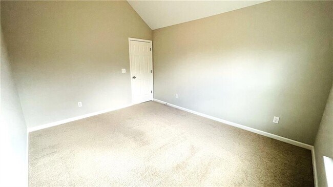 Building Photo - 1215 Grey Rock Way