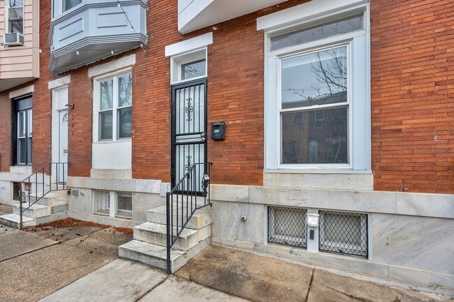 Building Photo - Beautifully Renovated 3 Bedroom 2.5 Bathroom Rental with study in McElderry Park VOUCHER Holders ...