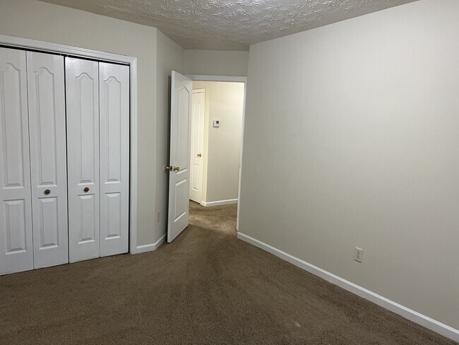 Building Photo - 2942 Fields Dr