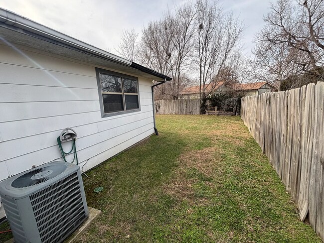 Building Photo - 2423 Farmstead St