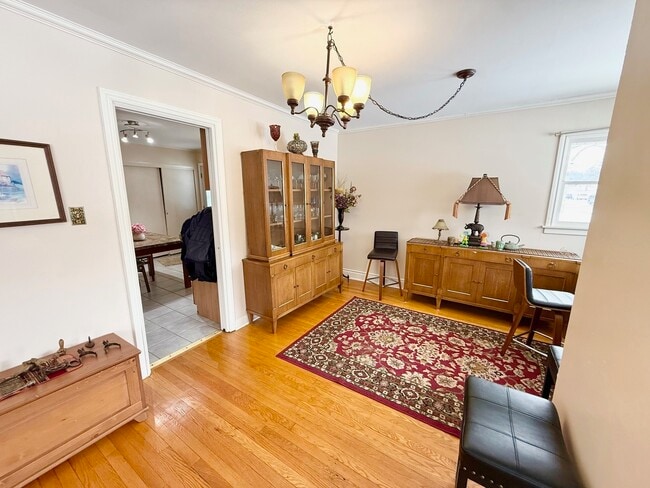 Building Photo - 2909 Oakton St