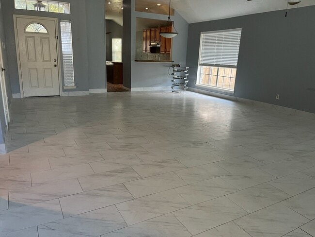 Building Photo - 2318 Pheasant Creek Dr