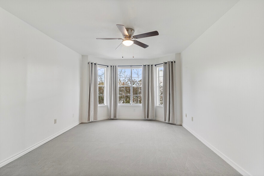 Upstairs Primary Bedroom - 2205 Audubon Trce