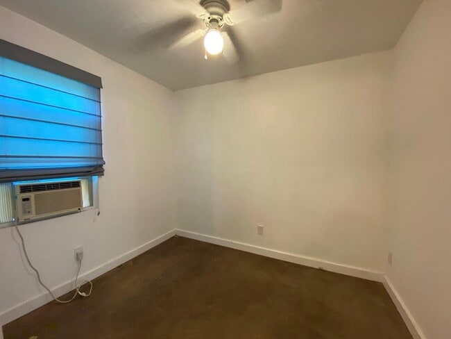 Building Photo - 300 El Paso St
