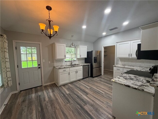 Building Photo - 114 Palomino Ln