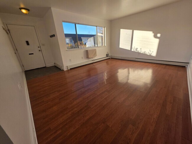 Building Photo - Bright 1 Bedroom Home - Poughkeepsie, NY