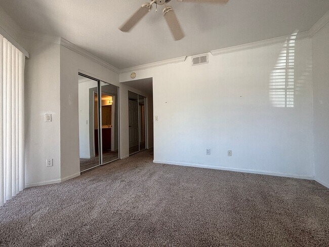Building Photo - 1720 E Thunderbird Rd