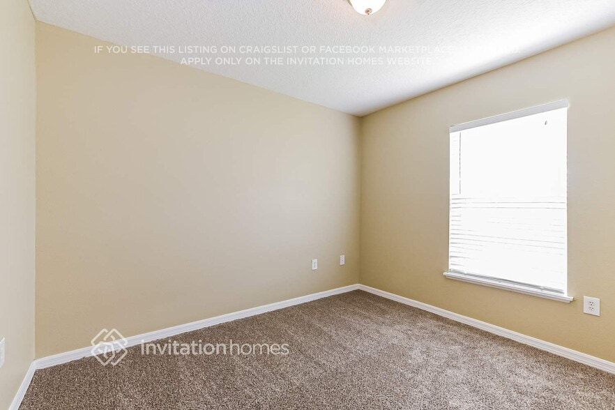 Building Photo - 281 McKay Blvd