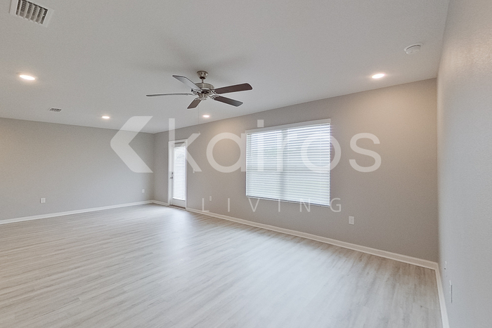 Building Photo - 155 Swallowtail Ln