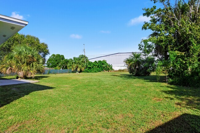 Building Photo - 1130 Alabar Ln