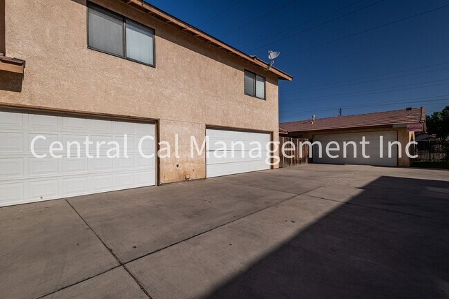 Building Photo - 8404 Laborough Dr