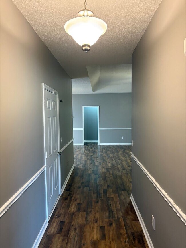 Building Photo - 218 Wakefield Way