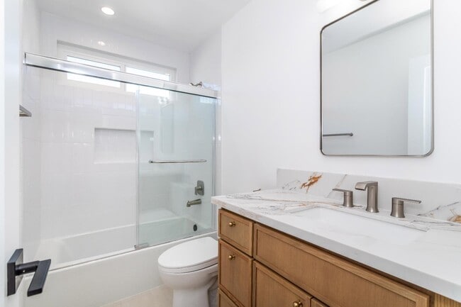 Building Photo - 713 New Depot St