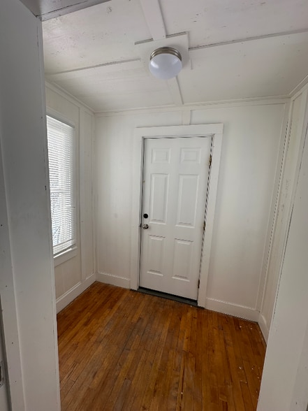 Building Photo - 607 S Wisconsin St