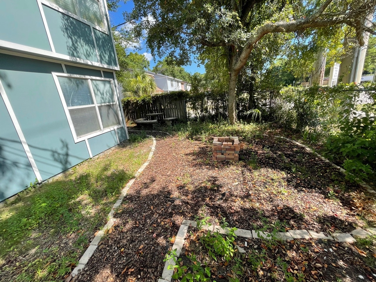 Building Photo - 300 OLYMPIA CT