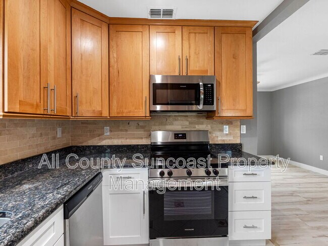 Building Photo - 540 80th Ave