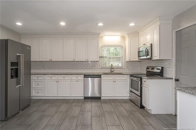 Building Photo - 401 Southwick Dr