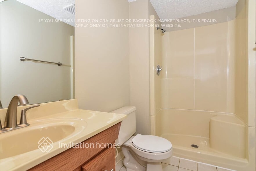 Building Photo - 3746 Hamlet Ave N