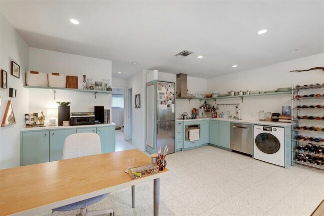 Building Photo - 1208 Enfield Rd