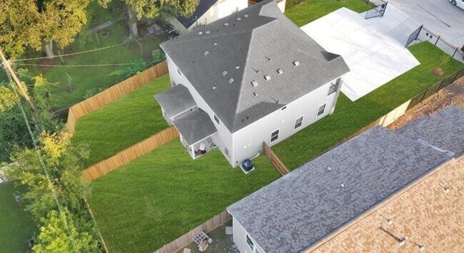 Building Photo - 5807 Southmund St