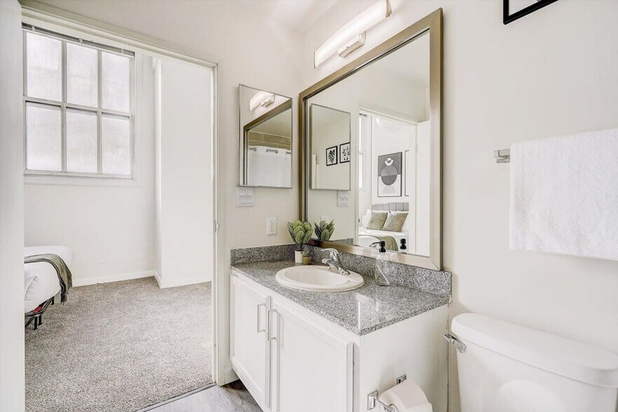 Building Photo - 50 N Illinois St