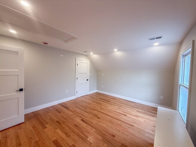 Building Photo - 405 North Ave