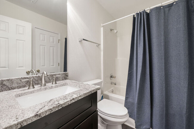 Building Photo - 2369 Charleston Pointe SE