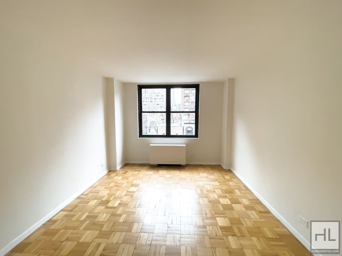 Building Photo - EAST 49 STREET