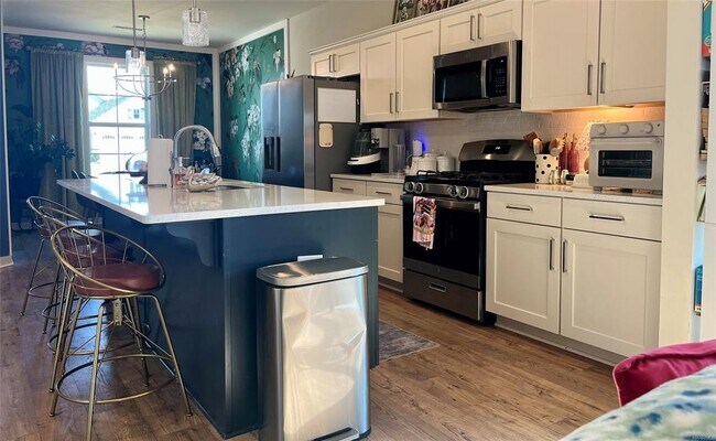 Building Photo - 876 Hedgefield Way