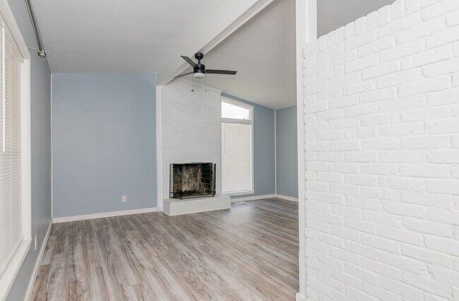 Building Photo - 7204 Woolrich Rd