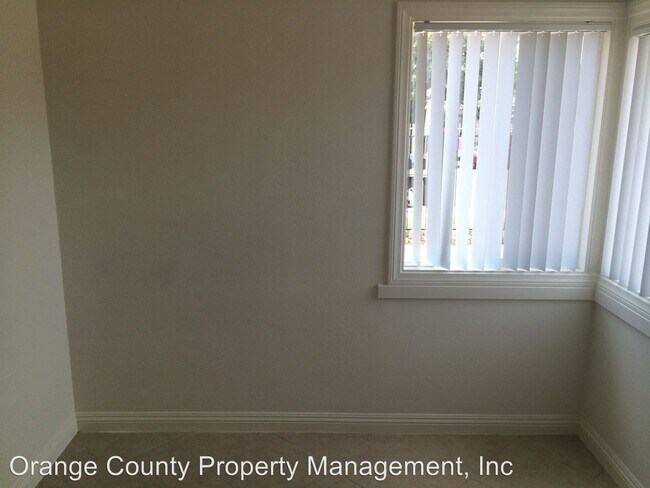 Building Photo - 714-718 W 20th St