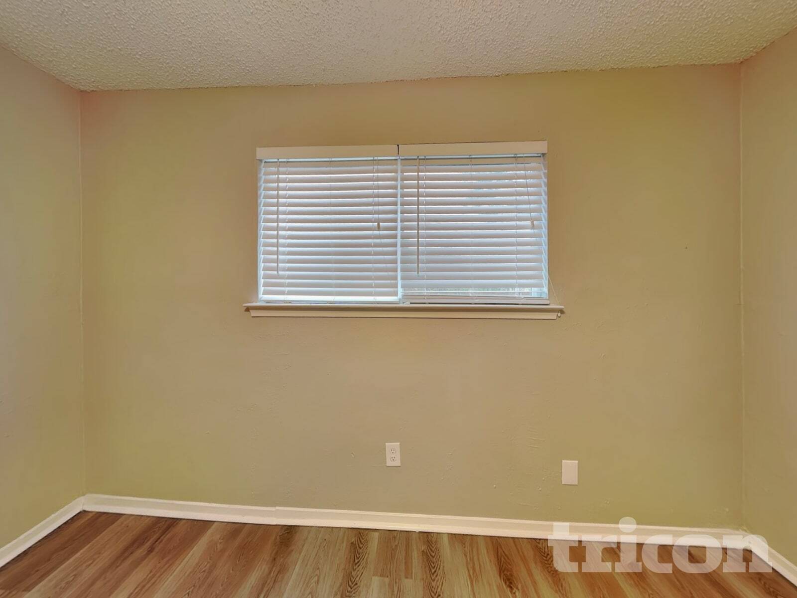 Building Photo - 1210 Green Hill Dr