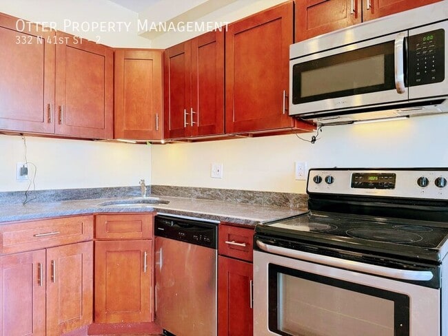 Building Photo - 332 N 41st St