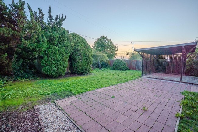 Building Photo - Single-Story Vallejo 3BR on HUGE Lot! 4-Car Parking, Covered Patio & 15 Min to Napa!