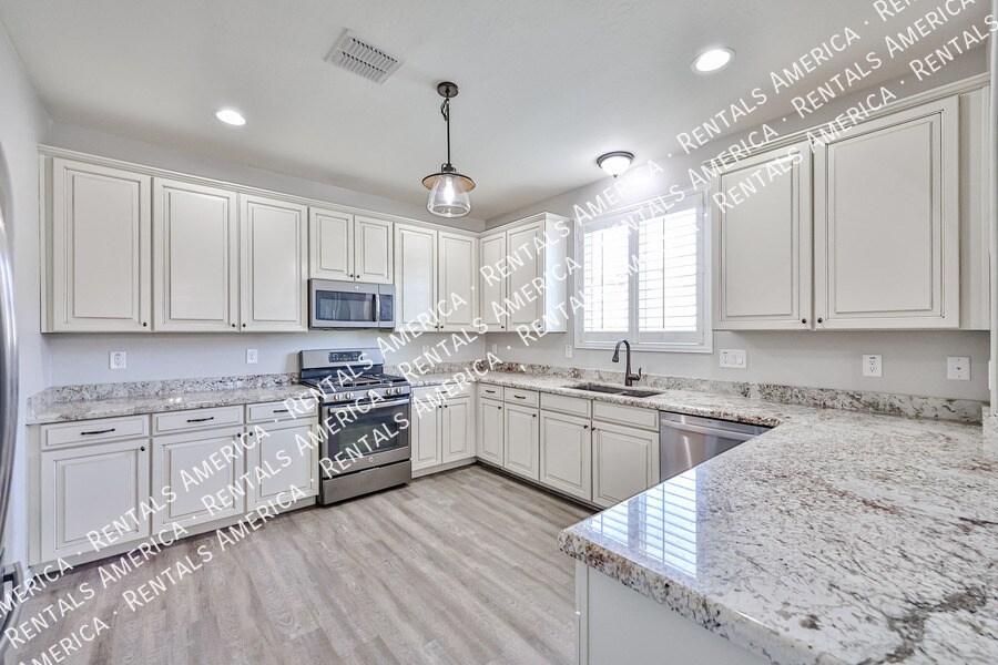 Building Photo - 29010 N 125th Dr