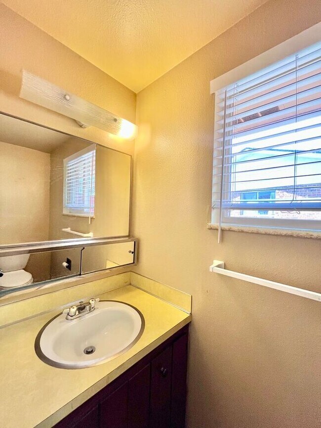 Building Photo - 3 Bedroom - 2 Bath Ranch Home with 2 Car A...