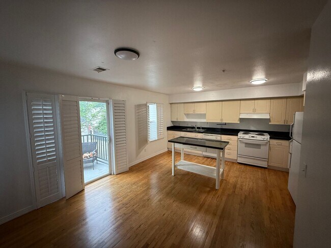 Building Photo - Dream Condo in the Heart of Denver