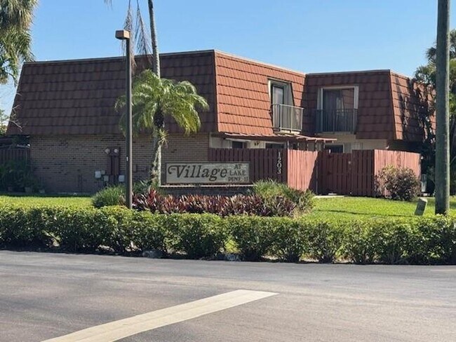 Building Photo - 1210 SW 118th Terrace