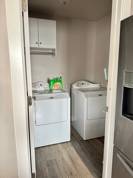 Building Photo - 822 S Aspen Wy