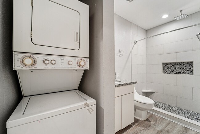 Building Photo - 2807 Beauchamp St