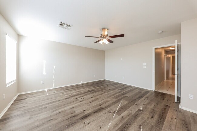 Building Photo - 8211 W Mission Ln