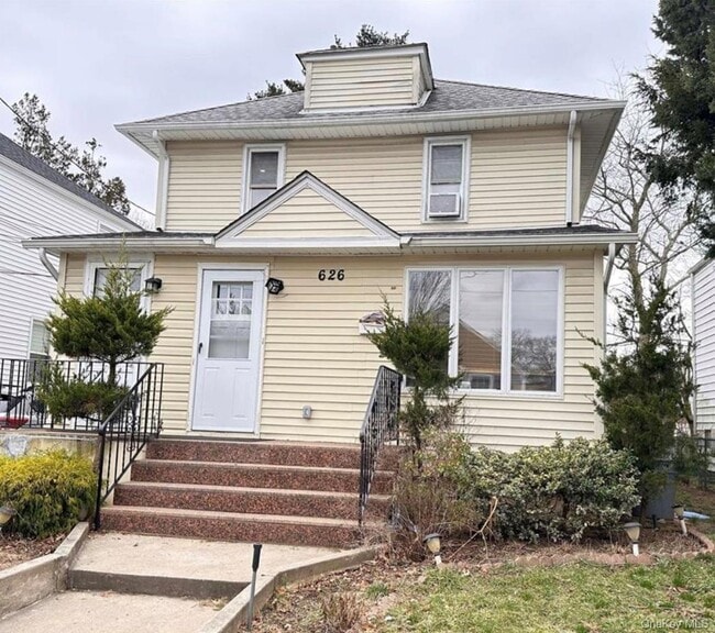 Primary Photo - 626 Stewart Ave