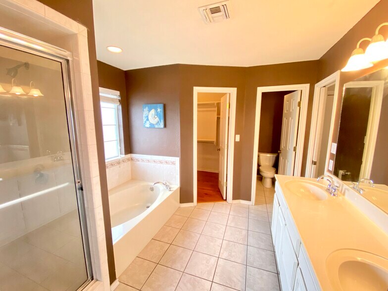 Building Photo - 1551 Briarwyck Dr