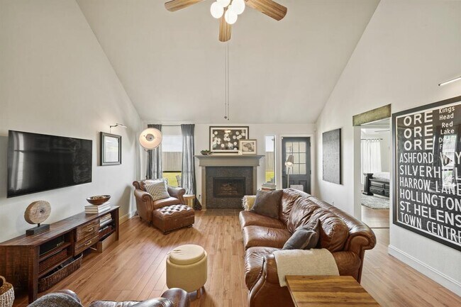 Building Photo - 5122 Eule Dr